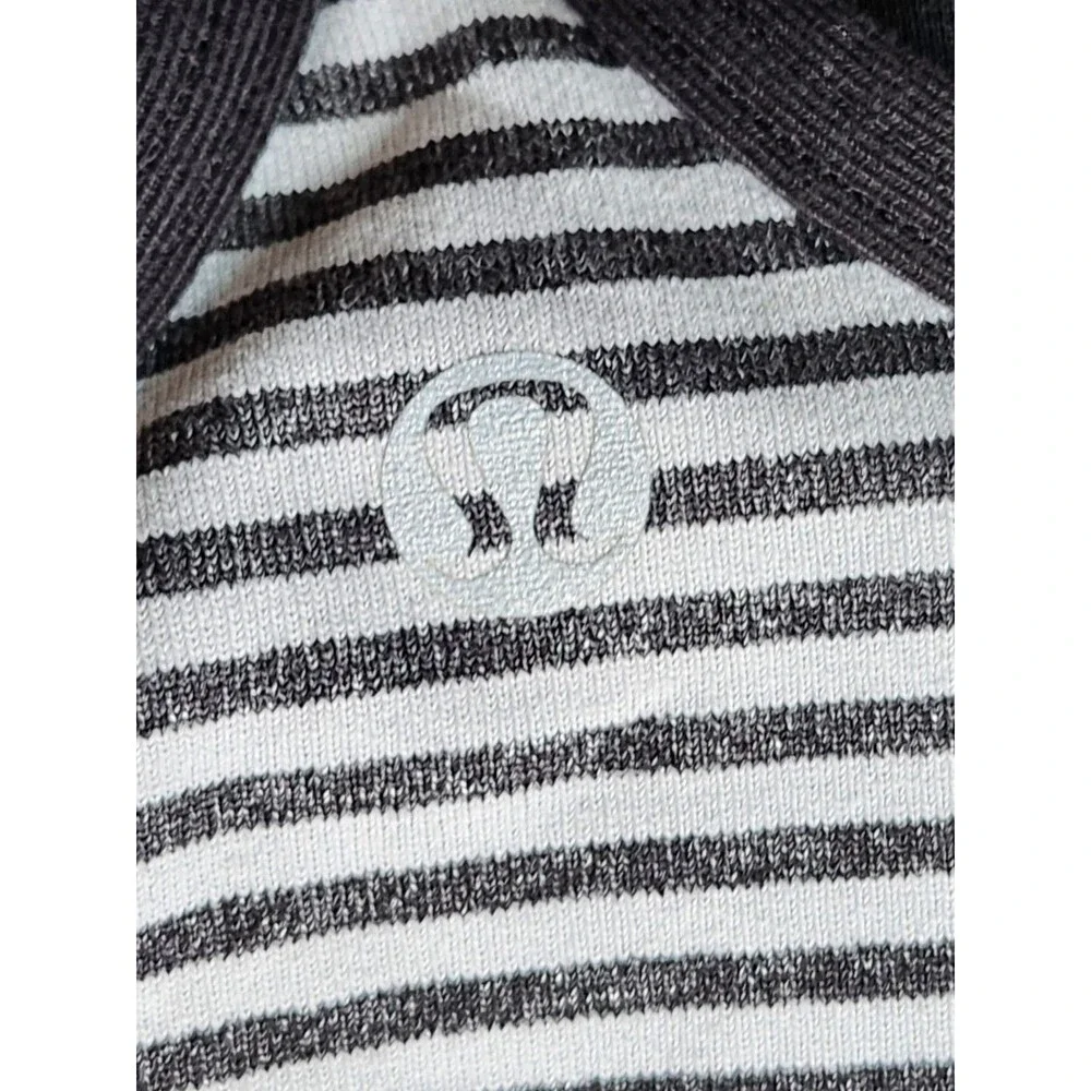 Lululemon Black/Gray Striped Spaghetti Strap Racer Back Padded Tank Top Sz 10